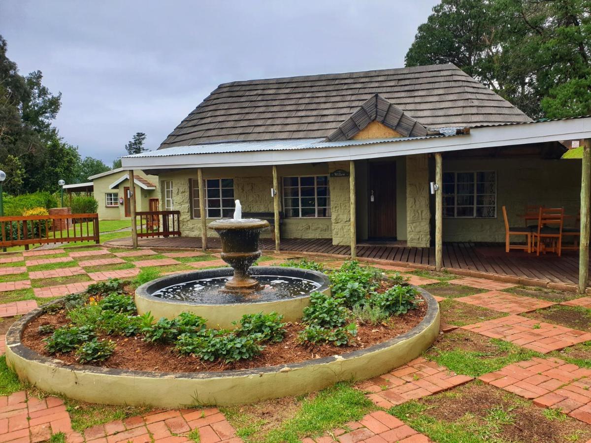 Gooderson Leisure Mountain View Cottages Self Catering And Timeshare Resort 德拉肯斯堡花园 外观 照片