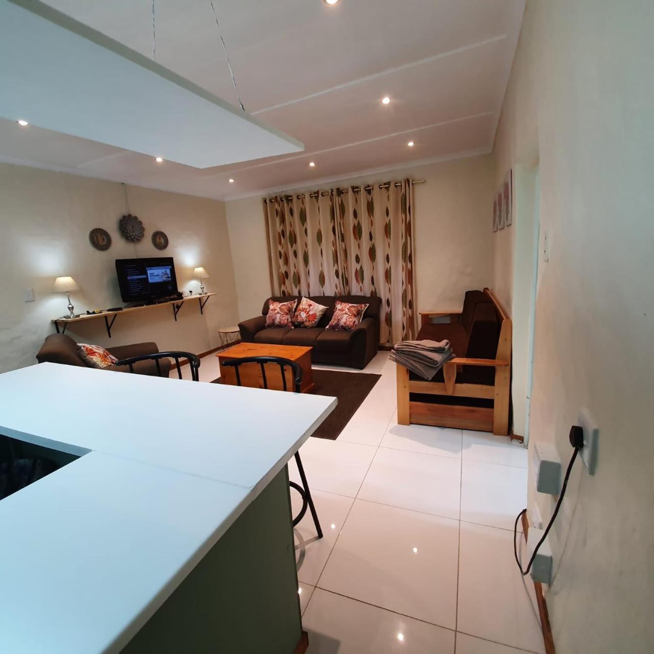 Gooderson Leisure Mountain View Cottages Self Catering And Timeshare Resort 德拉肯斯堡花园 外观 照片