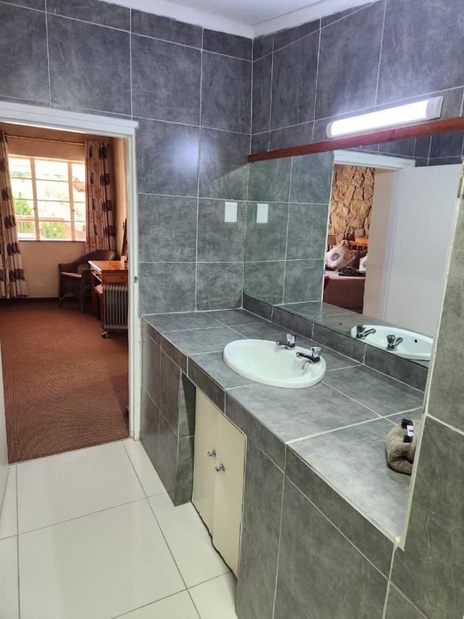 Gooderson Leisure Mountain View Cottages Self Catering And Timeshare Resort 德拉肯斯堡花园 外观 照片